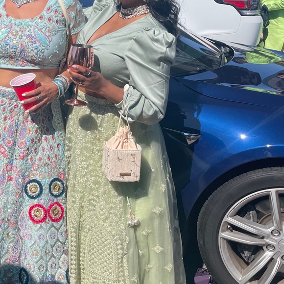 Indian outfit - Picture 3 of 3